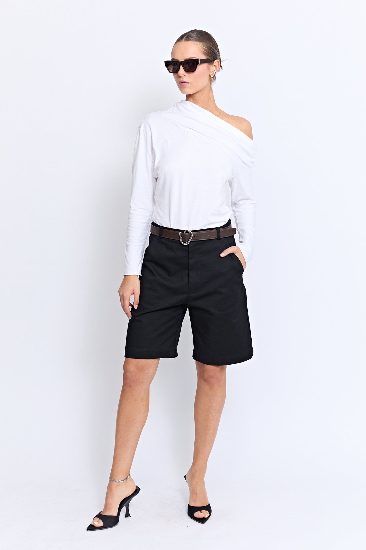 LOURDES BERMUDA SHORT | BLACK